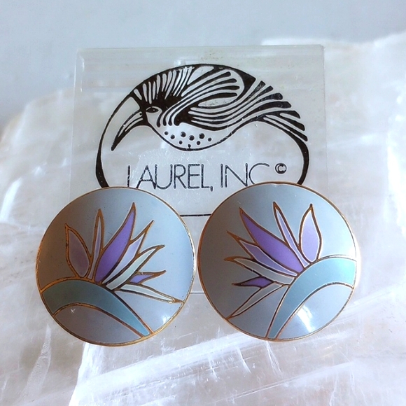 LAUREL BURCH EARRINGS  ENAMEL FLOWER LOTUS 1" DIA - Picture 1 of 3